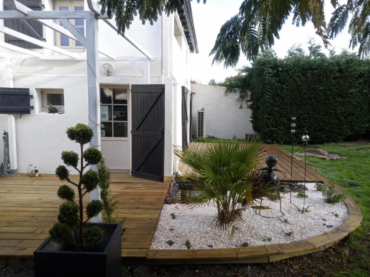 Le Champ-Saint-Pere Mas Des Vignes Piscine Chauffee Bed & Breakfast エクステリア 写真