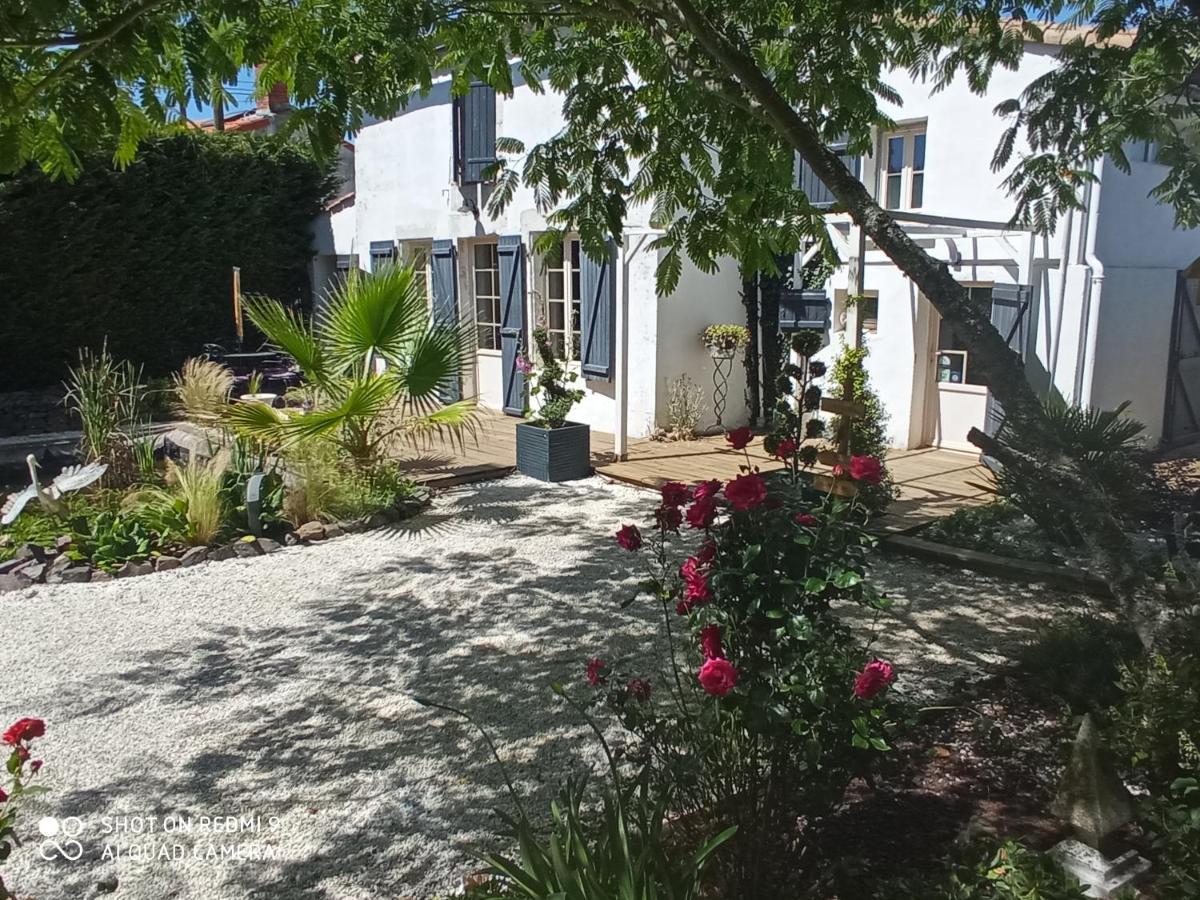 Le Champ-Saint-Pere Mas Des Vignes Piscine Chauffee Bed & Breakfast エクステリア 写真