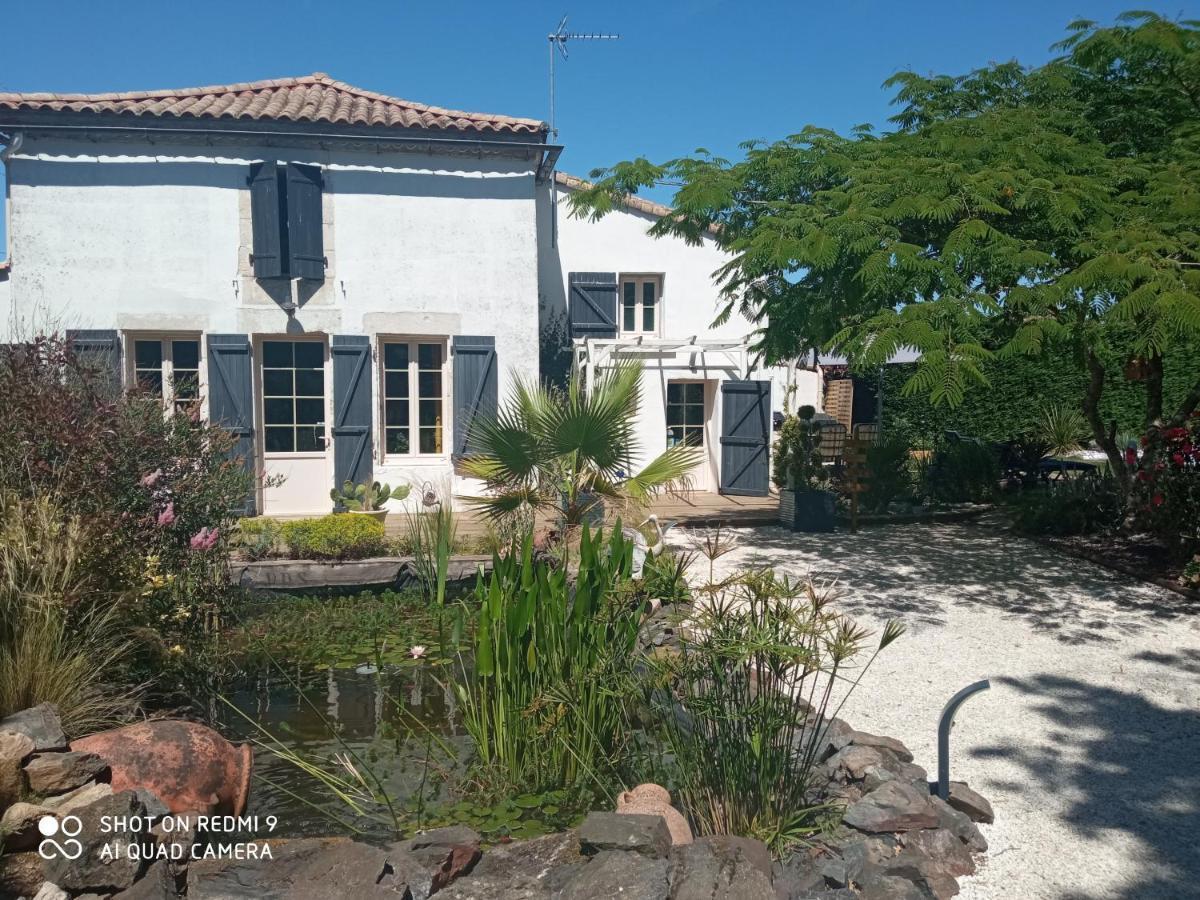 Le Champ-Saint-Pere Mas Des Vignes Piscine Chauffee Bed & Breakfast エクステリア 写真