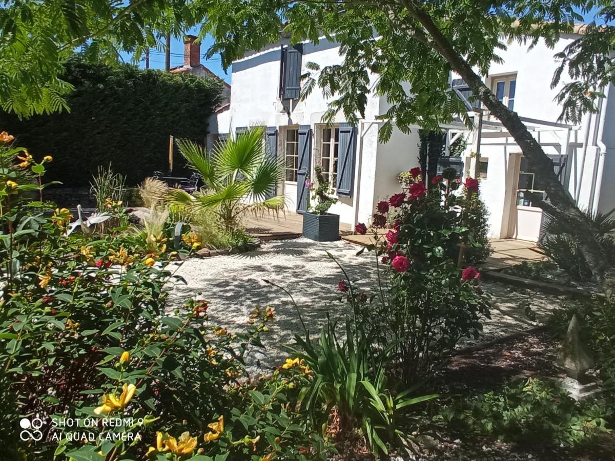 Le Champ-Saint-Pere Mas Des Vignes Piscine Chauffee Bed & Breakfast エクステリア 写真