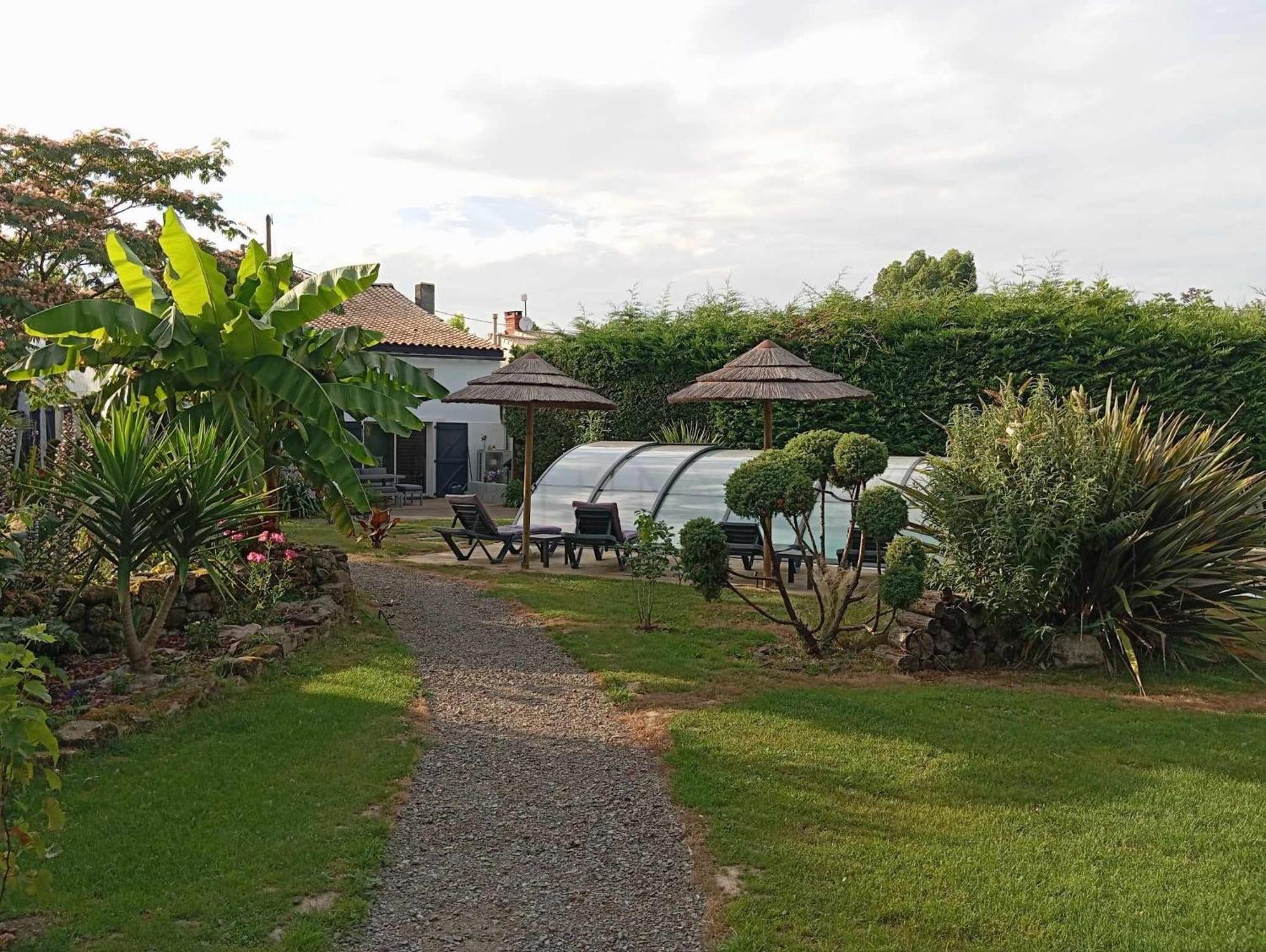 Le Champ-Saint-Pere Mas Des Vignes Piscine Chauffee Bed & Breakfast エクステリア 写真